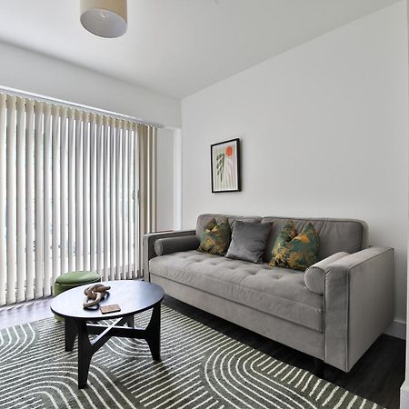 Amber Vista 2 Bedroom Apartments- Supermarket, Coffee Shop, Restaurants & Parking Below คาร์ดิฟฟ์ ภายนอก รูปภาพ