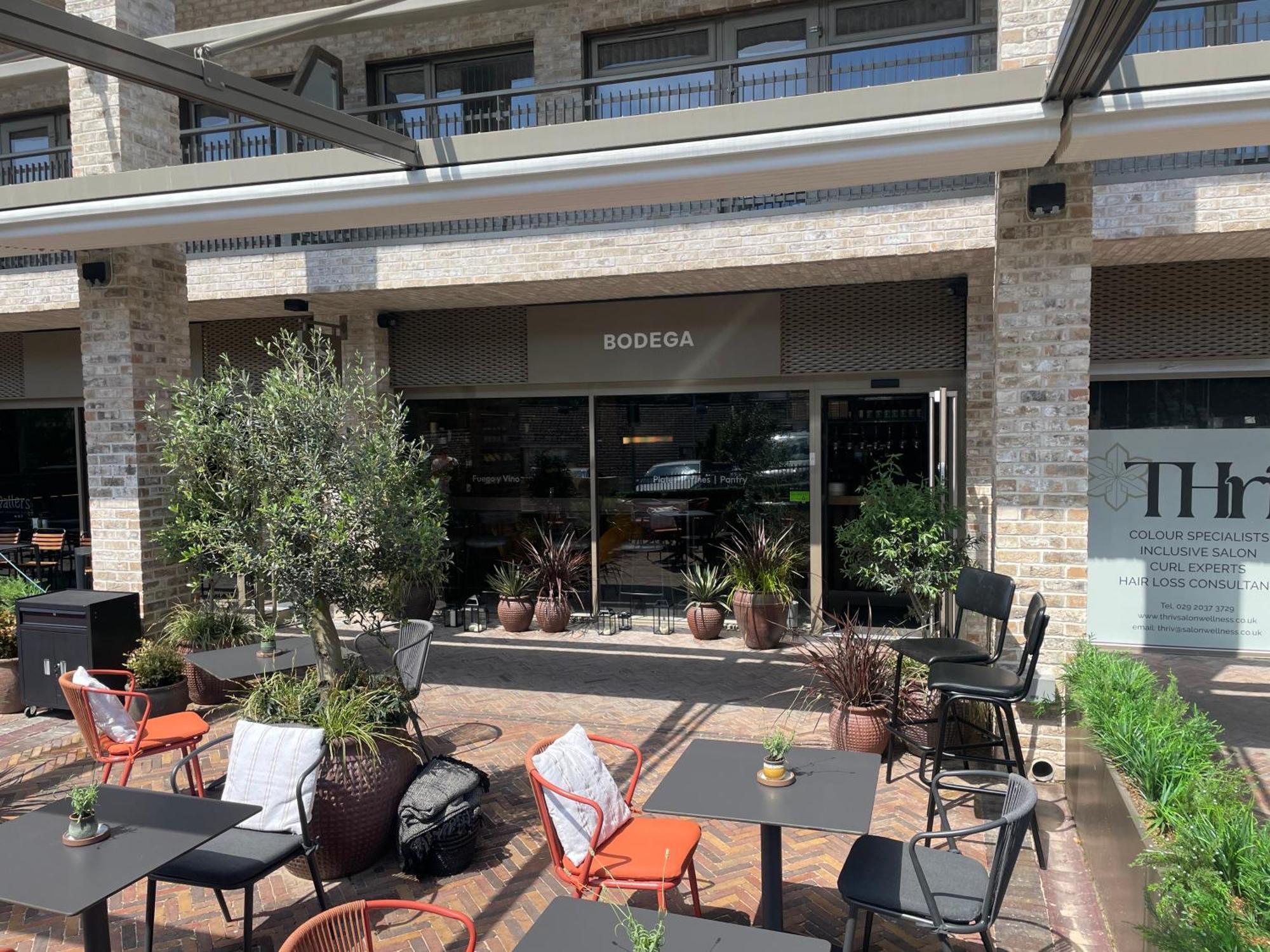 Amber Vista 2 Bedroom Apartments- Supermarket, Coffee Shop, Restaurants & Parking Below คาร์ดิฟฟ์ ภายนอก รูปภาพ