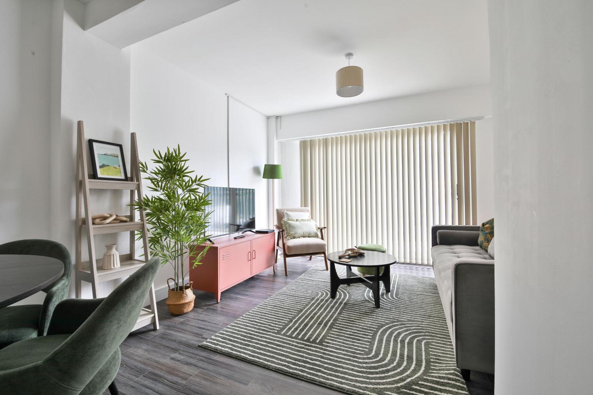 Amber Vista 2 Bedroom Apartments- Supermarket, Coffee Shop, Restaurants & Parking Below คาร์ดิฟฟ์ ภายนอก รูปภาพ