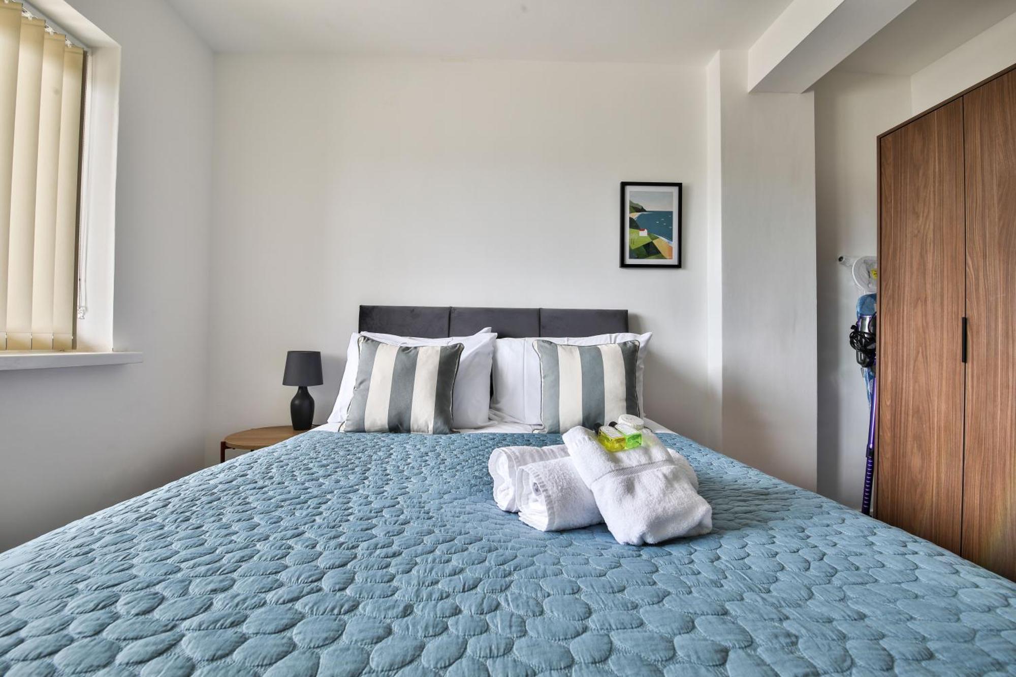 Amber Vista 2 Bedroom Apartments- Supermarket, Coffee Shop, Restaurants & Parking Below คาร์ดิฟฟ์ ภายนอก รูปภาพ